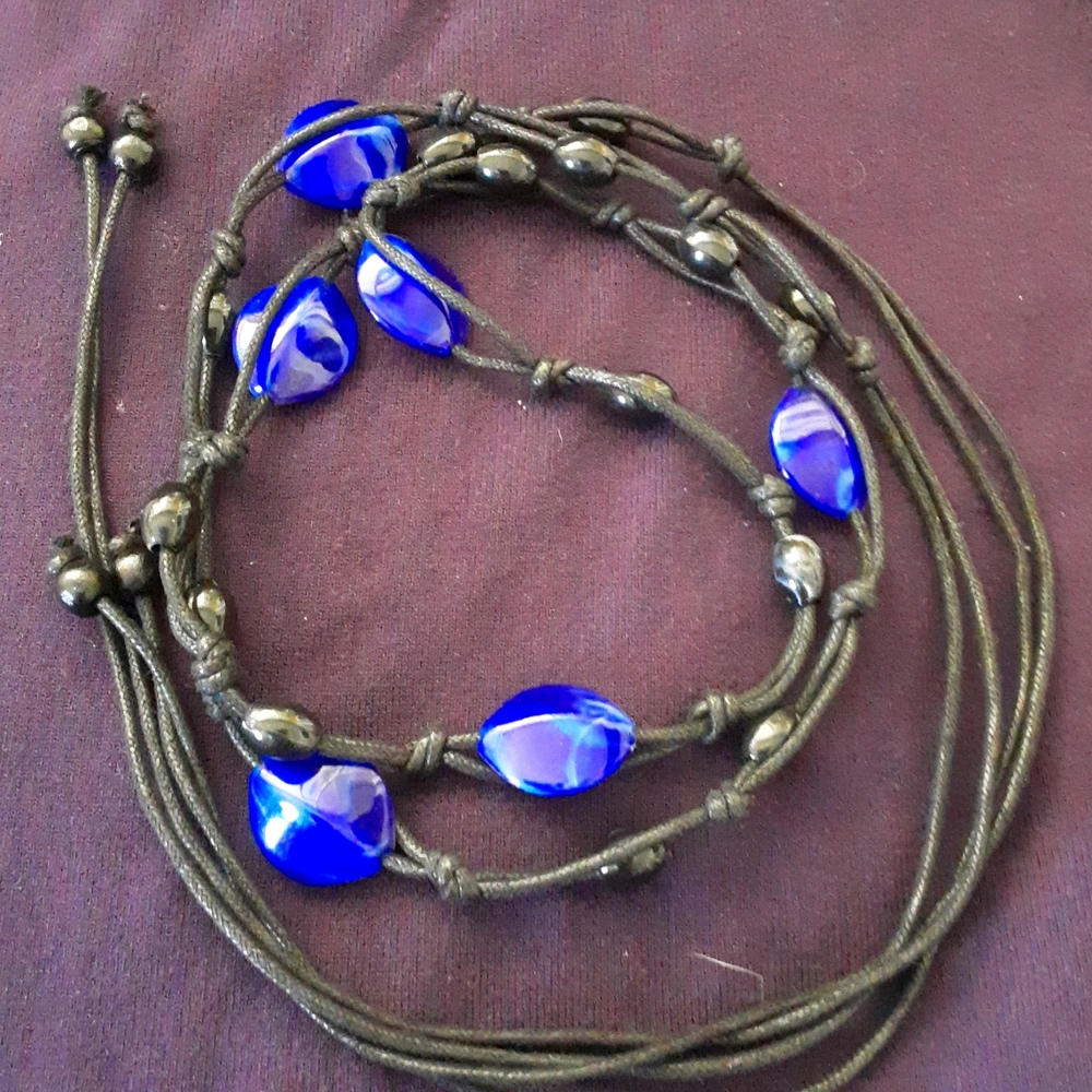 Beaded lacing belt